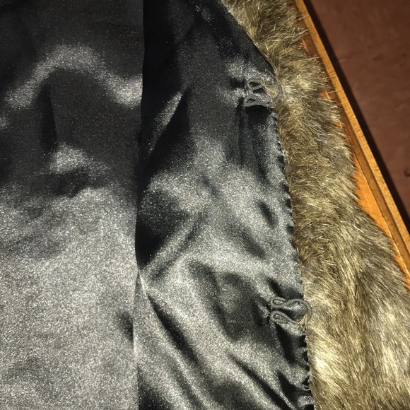 Luxurious Apt 9 Woman’s Faux fur Winter Vest In Brown. - Picture 4 of 4